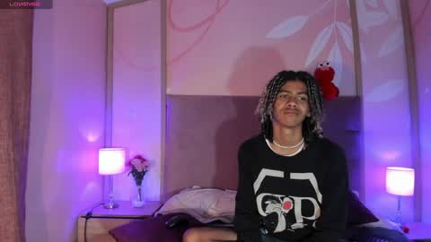 Snapshot of maxim_walker chatting on 02-08-25, 02:58 maxim online show from 02-08-25, 02:58