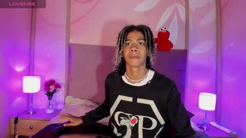 Snapshot of maxim_walker chatting on 02-14-25, 03:00 maxim online show from 02-14-25, 03:00