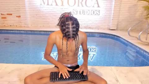 Snapshot of maxim_walker chatting on 02-22-25, 06:17 maxim online show from 02-22-25, 06:17