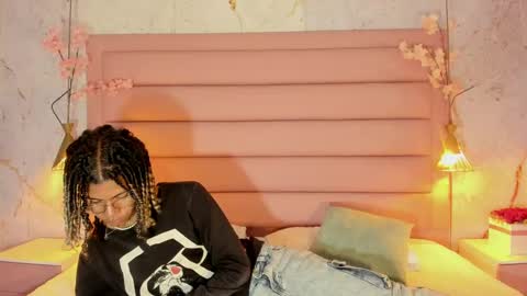 Snapshot of maxim_walker chatting on 09-26-25, 03:10 maxim online show from 09-26-25, 03:10