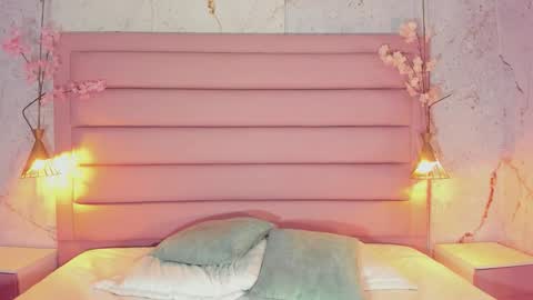 Snapshot of maxim_walker chatting on 09-30-25, 03:00 maxim online show from 09-30-25, 03:00