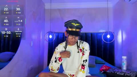 Snapshot of maxim_walker chatting on 10-20-25, 03:18 maxim online show from 10-20-25, 03:18