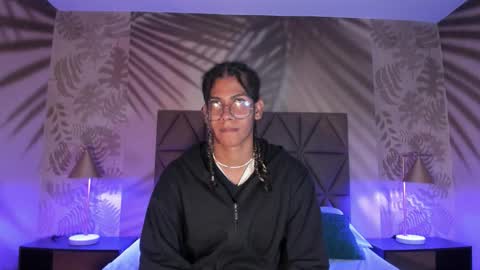 Snapshot of maxim_walker chatting on 11-13-25, 03:16 maxim online show from 11-13-25, 03:16