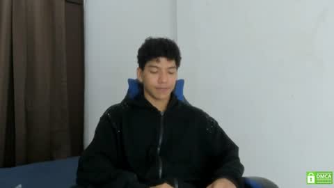 Snapshot of maximiliano_kh4lil chatting on 06-12-26, 12:59 Maximiliano online show from 06-12-26, 12:59