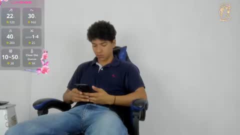 Snapshot of maximiliano_kh4lil chatting on 06-27-26, 12:44 Maximiliano online show from 06-27-26, 12:44