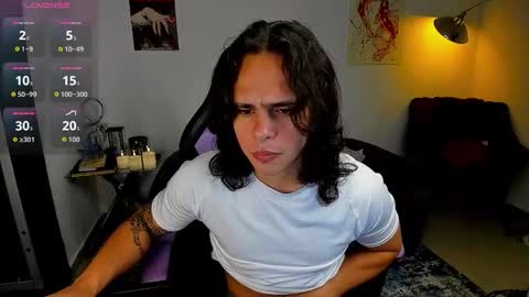 Snapshot of maximiliano_scoott_ chatting on 12-04-25, 05:17 maximiliano_scoott_ online show from 12-04-25, 05:17