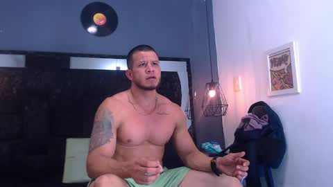Snapshot of maximiliano_stronge chatting on 05-28-26, 05:32 Maximiliano online show from 05-28-26, 05:32
