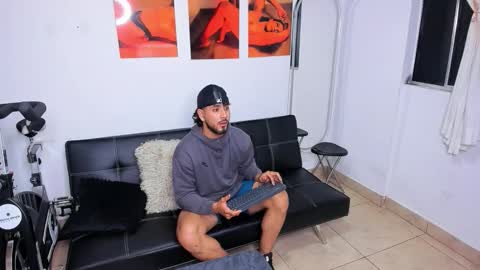 Maximo online show from 11-21-25, 03:16