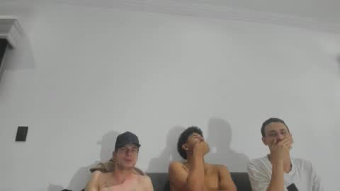 Snapshot of maximo__77 chatting on 11-22-25, 08:02 maximo__77 online show from 11-22-25, 08:02