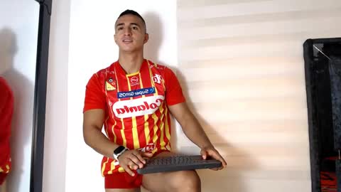 Snapshot of maximo_sebastian chatting on 05-09-26, 02:44 Maximo Sebastian online show from 05-09-26, 02:44