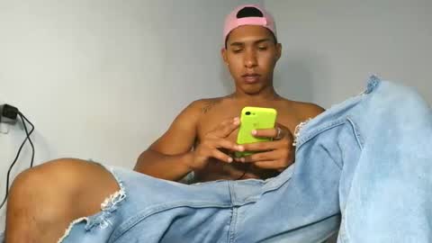 Maximo Aron Vega online show from 12-17-25, 11:44