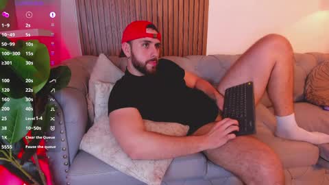 Maximo Wolf online show from 04-21-26, 02:51