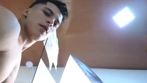 Snapshot of maximohoot chatting on 01-26-25, 12:26 Sebastian online show from 01-26-25, 12:26