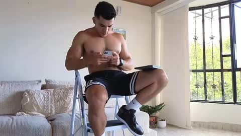 Snapshot of maximohoot chatting on 01-27-25, 07:46 Sebastian online show from 01-27-25, 07:46