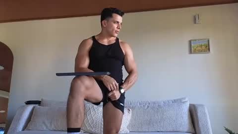 Snapshot of maximohoot chatting on 02-01-25, 09:51 Sebastian online show from 02-01-25, 09:51