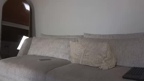 Snapshot of maximohoot chatting on 02-06-25, 12:54 Sebastian online show from 02-06-25, 12:54