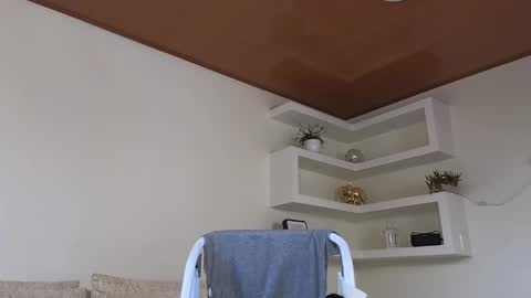 Snapshot of maximohoot chatting on 02-13-25, 06:48 Sebastian online show from 02-13-25, 06:48