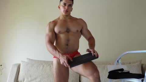 Snapshot of maximohoot chatting on 02-20-25, 07:41 Sebastian online show from 02-20-25, 07:41