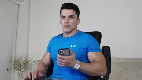 Snapshot of maximohoot chatting on 03-05-25, 11:05 Sebastian online show from 03-05-25, 11:05