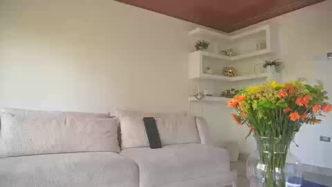 Snapshot of maximohoot chatting on 09-25-25, 04:11 Sebastian online show from 09-25-25, 04:11