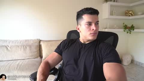 Snapshot of maximohoot chatting on 07-08-26, 04:44 Sebastian online show from 07-08-26, 04:44