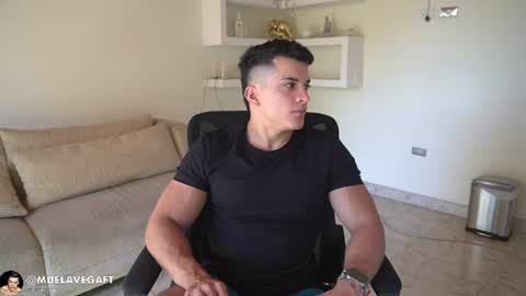 Snapshot of maximohoot chatting on 07-14-26, 02:45 Sebastian online show from 07-14-26, 02:45