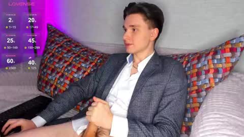 Snapshot of maximum_hot chatting on 02-16-25, 03:27 Max online show from 02-16-25, 03:27