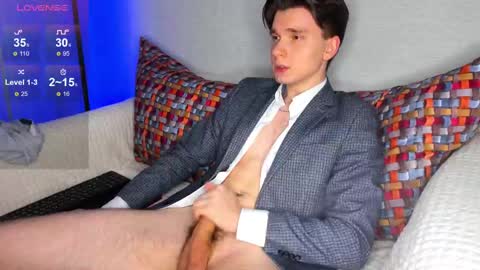 Snapshot of maximum_hot chatting on 03-01-25, 04:47 Max online show from 03-01-25, 04:47