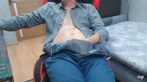 maximus3334 online show from 04-14-26, 11:27