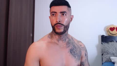 Independent Model online show from 01-12-25, 07:53