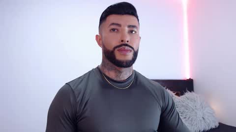 Independent Model online show from 10-11-25, 02:44