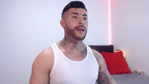 Independent Model online show from 11-23-25, 03:50