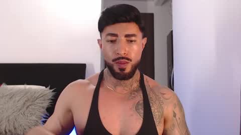Snapshot of maximus_golden chatting on 06-19-26, 04:06 Independent Model online show from 06-19-26, 04:06