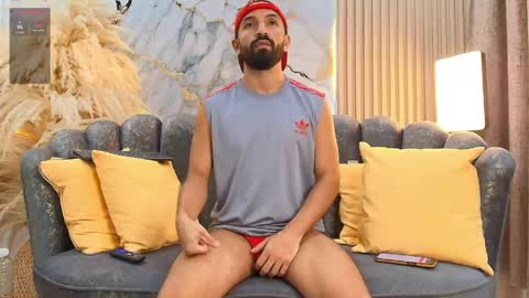 Snapshot of maximus_thorne chatting on 04-27-26, 08:18 Maximus online show from 04-27-26, 08:18