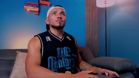 Snapshot of maximusclark chatting on 10-24-25, 12:19 Maximus Clark online show from 10-24-25, 12:19