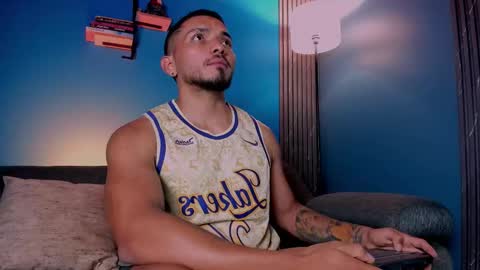 Snapshot of maximusclark chatting on 10-27-25, 01:09 Maximus Clark online show from 10-27-25, 01:09