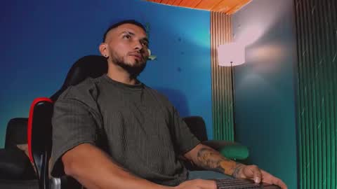 Snapshot of maximusclark chatting on 01-08-26, 02:58 Maximus Clark online show from 01-08-26, 02:58