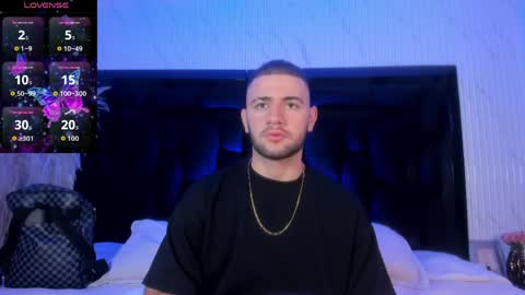 Snapshot of maximusclark1_ chatting on 04-26-26, 12:03 Maximus online show from 04-26-26, 12:03