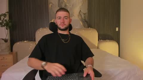 Snapshot of maximusclark1_ chatting on 05-02-26, 11:59 Maximus online show from 05-02-26, 11:59
