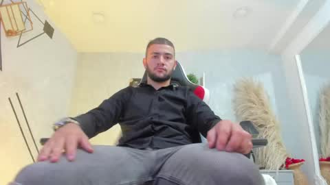 Snapshot of maximusclark1_ chatting on 05-16-26, 11:42 Maximus online show from 05-16-26, 11:42
