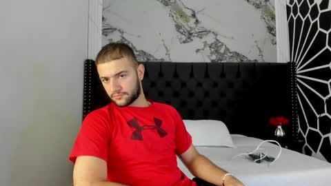 Snapshot of maximusclark1_ chatting on 05-18-26, 12:22 Maximus online show from 05-18-26, 12:22