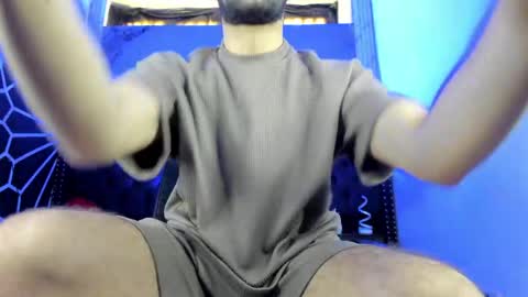 Snapshot of maximusclark1_ chatting on 05-20-26, 12:33 Maximus online show from 05-20-26, 12:33