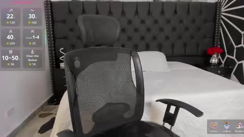 Snapshot of maximusclark1_ chatting on 05-30-26, 12:35 Maximus online show from 05-30-26, 12:35
