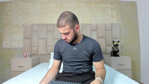 Maximus online show from 10-22-25, 02:56