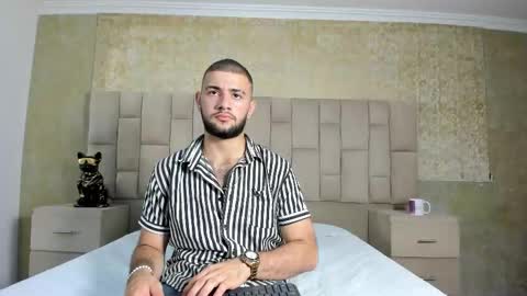 Maximus online show from 11-23-25, 04:45