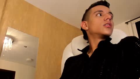 Snapshot of maximuss_19 chatting on 12-11-24, 11:21 Maximus online show from 12-11-24, 11:21