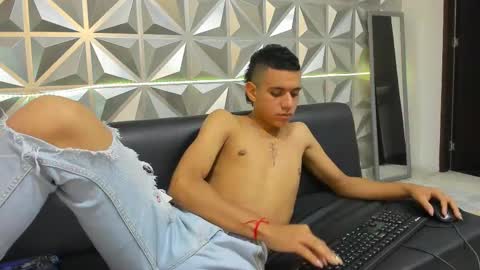 Snapshot of maximuss_19 chatting on 12-18-24, 07:30 Maximus online show from 12-18-24, 07:30