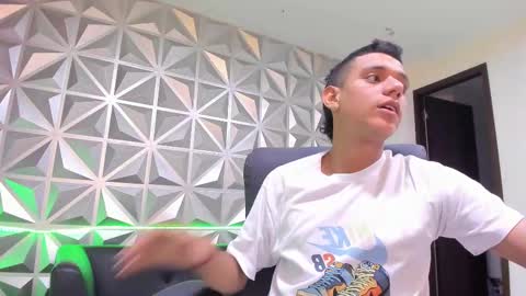 Snapshot of maximuss_19 chatting on 12-26-24, 07:05 Maximus online show from 12-26-24, 07:05