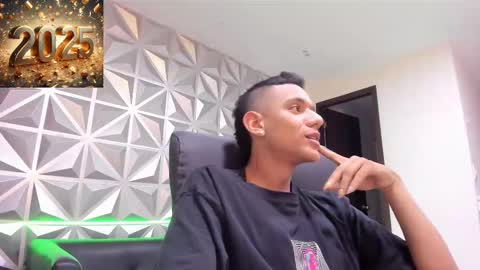 Snapshot of maximuss_19 chatting on 12-30-24, 06:05 Maximus online show from 12-30-24, 06:05