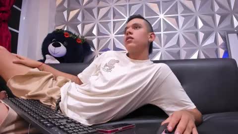 Snapshot of maximuss_19 chatting on 01-15-25, 12:09 Maximus online show from 01-15-25, 12:09